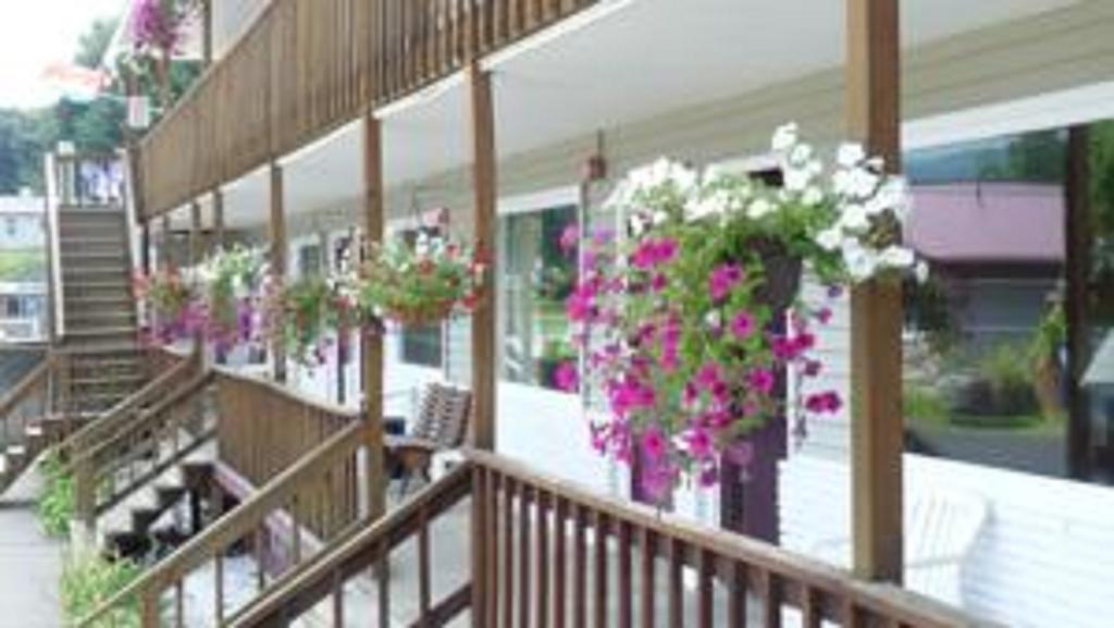 Legacy Inn & Suites Of เลคจอร์จ ภายนอก รูปภาพ